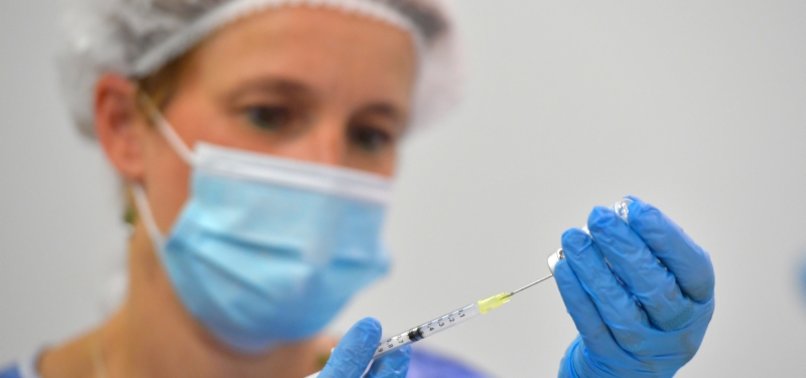 CZECHS GIVE EXTRA HOLIDAY TO VACCINATED CIVIL SERVANTS