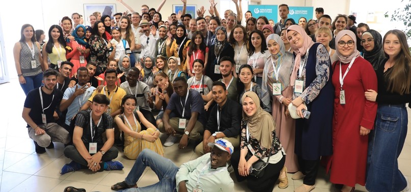 YOUNG PEOPLE FROM DIFFERENT COUNTRIES TOGETHER TO LEARN TURKISH