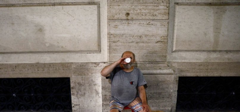 ROMES HOMELESS STRUGGLE TO STAY COOL AS HEATWAVE GRIPS ITALY