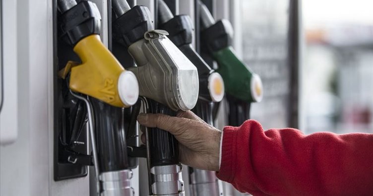 ABD’de benzin fiyatları 4 doların altına geriledi: Mart ayından bu yana ilk düşüş