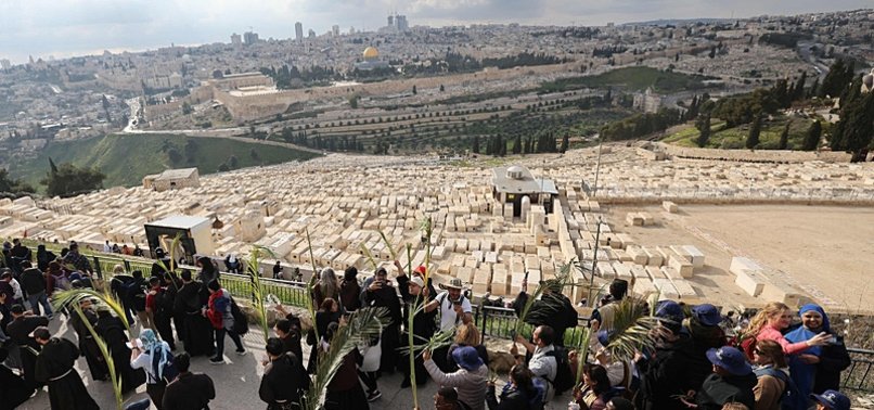 ISRAEL BARS PALESTINIAN CHRISTIANS FROM ENTERING JERUSALEM FOR PALM SUNDAY CELEBRATIONS