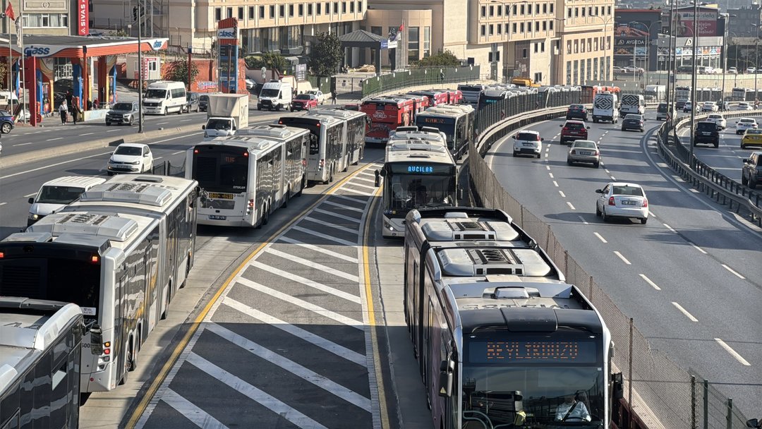 İSTANBUL’DA METROBÜS KAZASI