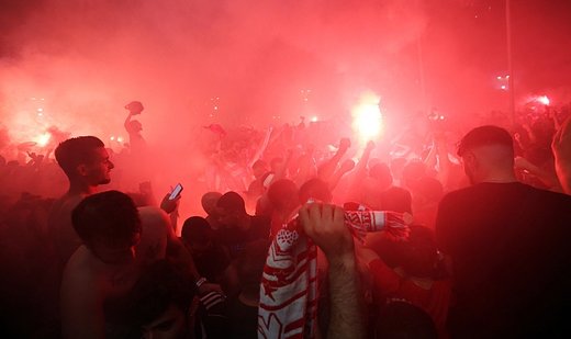 Thousands in Greece celebrate Olympiacos’ Conference League title