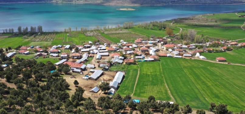 LOCALS LIVE ISOLATED ON TURKEY’S CORONAVIRUS-FREE LAKE ISLAND