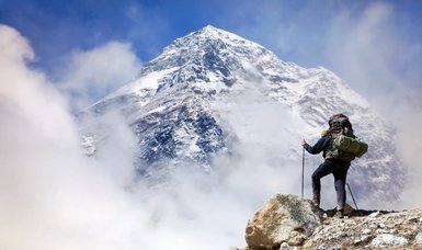 A first on Mount Everest in 10 years