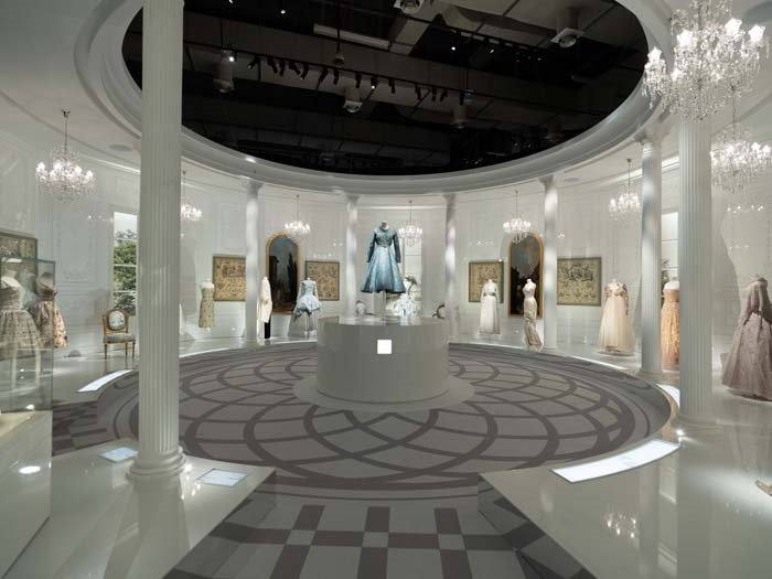Christian Dior: Designer of Dreams Sergisi Doha’da Kapılarını Açtı
