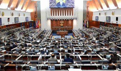 Malaysian MPs vote to axe mandatory death penalty