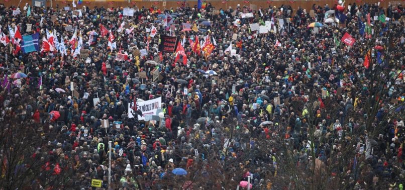 OVER 150,000 AT ANTI-RIGHT-WING DEMONSTRATION IN BERLIN - POLICE
