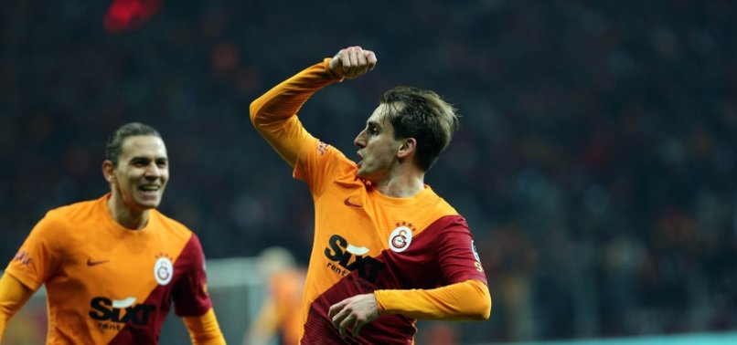 1ST-HALF GOALS FROM AKTURKOGLU FIRE GALATASARAY PAST BESIKTAS, 2-1