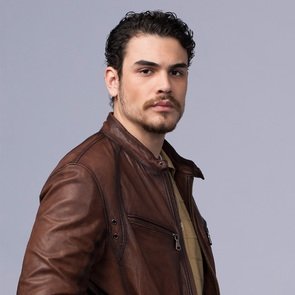 Atakan Hoşgören  – Kimdir