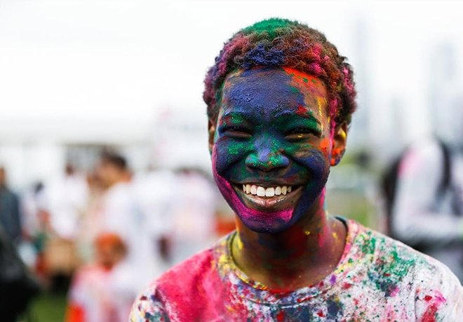 Hindistan’da renklerin festivali olarak bilenen Holi Festival