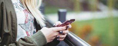 İnsanlarınyüzde82sibaşkalarınıntelefonunukurcalıyor