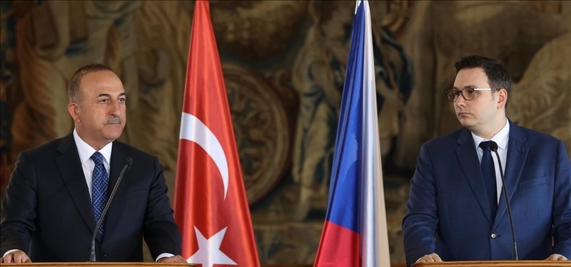 Turkish foreign minister speaks to Czech counterpart
