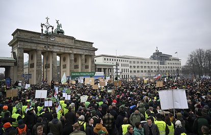 Almanyadaprotestovegrevdalgasıbüyüyor