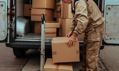 Australia suspends shipments to the US due to tariffs