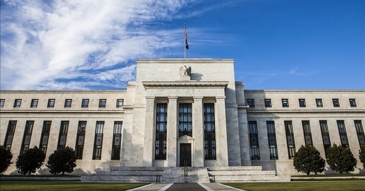 Fed’den ihtiyatlı mesaj: Enflasyon düşmeden faiz adımı yok
