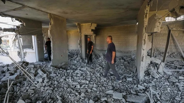 Israeli forces demolish apartment during raid in Nablus