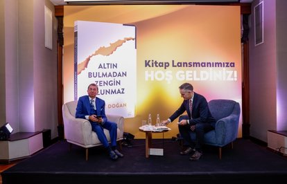 DavutDoğanınilhamverenbaşarıhikayesinianlattığıAltınBulmadanZenginOlunmazkitabıokuyucularıylabuluştu