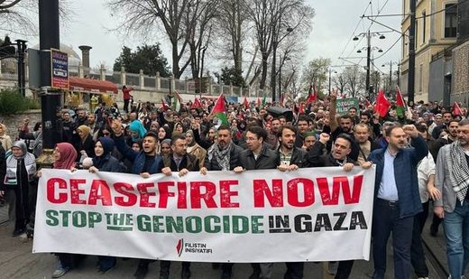 Israeli attacks on Gaza protested by thousands in Istanbul