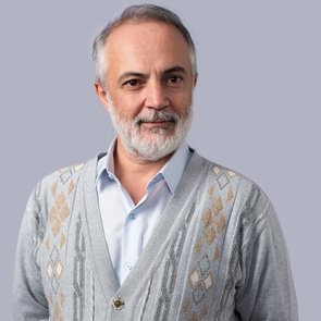 Murat Akkoyunlu – Kimdir
