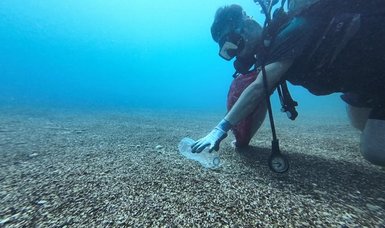 Underwater society takes action to combat seabed pollution at Konyaaltı Beach