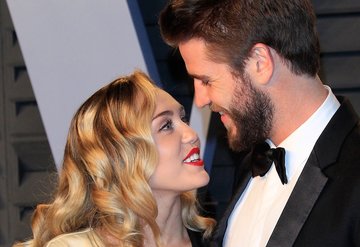 Miley Cyrus ve Liam Hemsworth evlendiklerini doğruladı