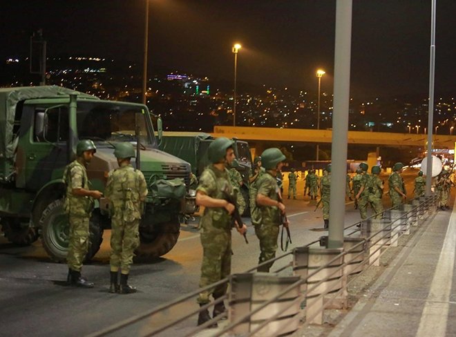 Karanlık geceyi milli direnişle aydınlatan milletimize selam olsun