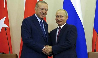 Erdoğan discusses energy and grains corridor with Putin over phone