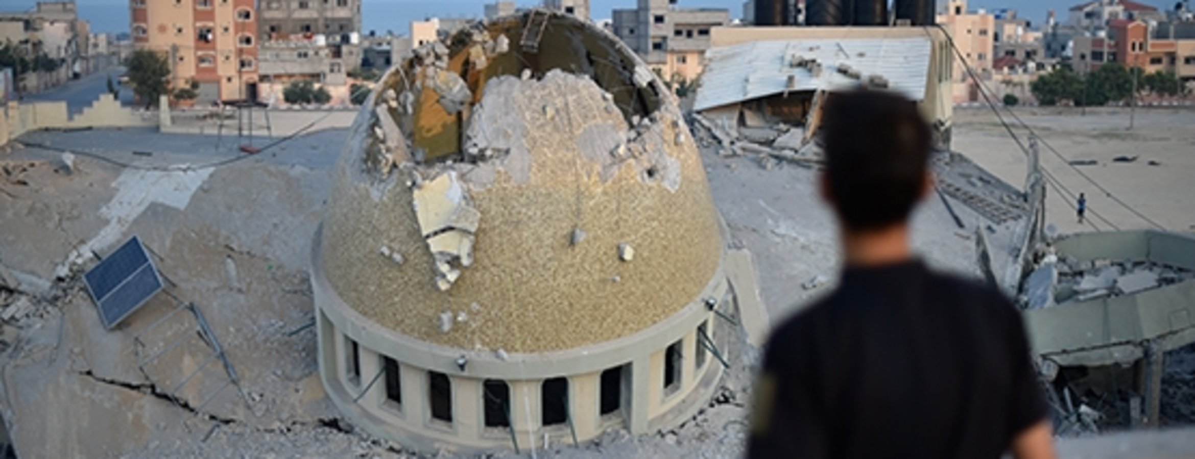 İsrail, Gazze’deki El-Emin Muhammed Camii’ni vurdu