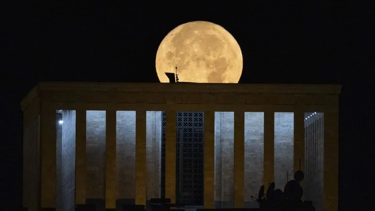 Full Moon lights up Ankara sky