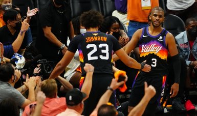 Suns take 1-0 lead in NBA finals, beating Bucks 118-105