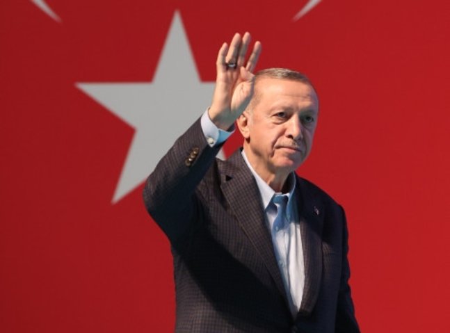 Erdoğan slams global media outlets over publishing 'sneaky' articles on upcoming elections