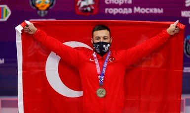 Turkish weightlifter breaks European snatch record