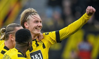 Julian Brandt extends contract with Borussia Dortmund