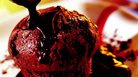 Çikolatalı Fındıklı Pudingle Muffin Kek