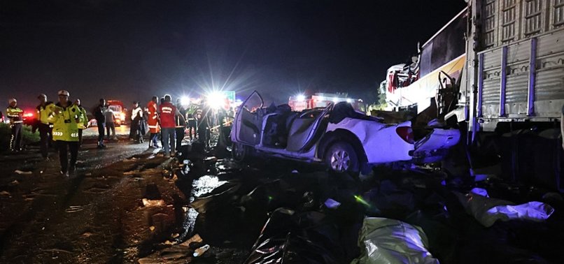 10 PEOPLE DIE, 30 OTHERS INJURED IN TRAFFIC ACCIDENT IN SOUTHERN TÜRKIYE