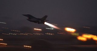 Türk savaş uçakları harekat merkezinde!