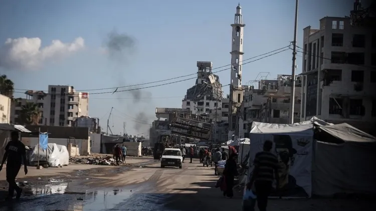 Displaced families in Gaza struggle to survive as humanitarian crisis deepens