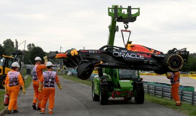 Perez crashes in first Hungarian practice