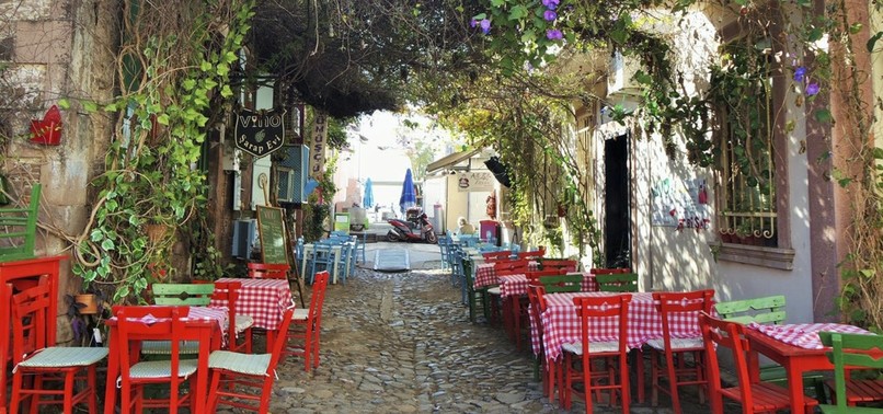 TRAVELING SOLO IN AYVALIK: THE BEST GIFT YOU COULD GIVE YOURSELF