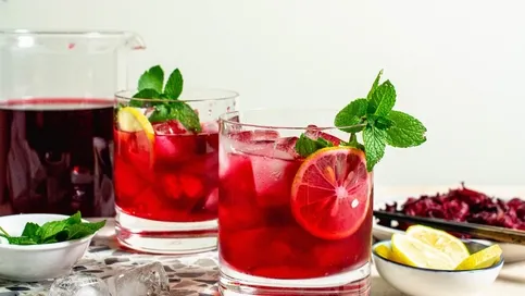 Hibiscus Berry Cooler