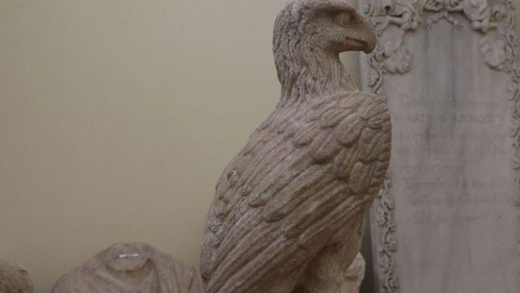 Kınık Höyük’te kartal heykelleri bulundu