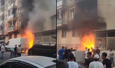 Warehouse fire in Izmir: 8 people ,including 4 children, affected by smoke
