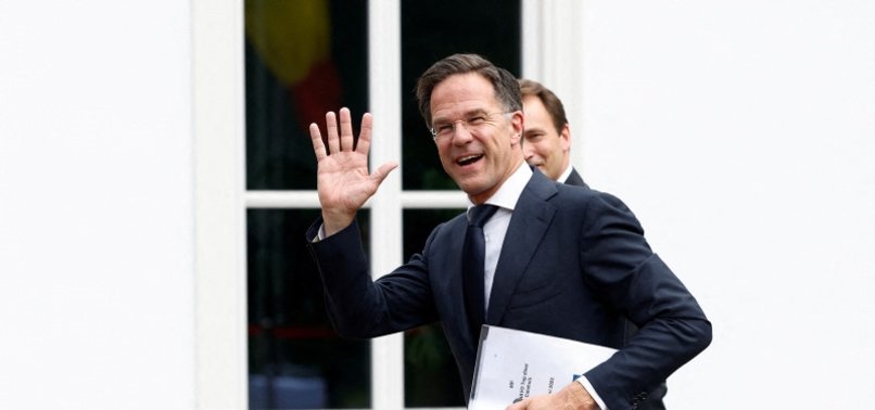 DUTCH PM MEETS KING AFTER GOVERNMENT FALLS