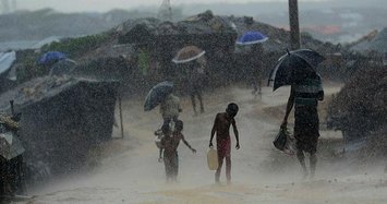 Monsoons threaten thousands of Rohingya refugees, UN warns