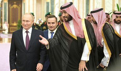Saudi crown prince, Putin stress need for OPEC+ to commit to deal