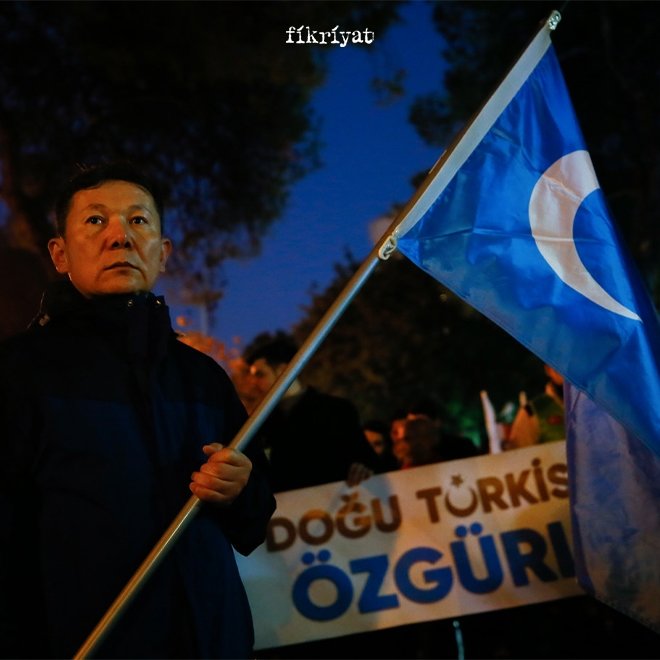 UYGUR BAYRAĞI