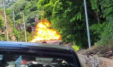 Fuel tanker explodes in avenue in Acapulco, Mexico - videos