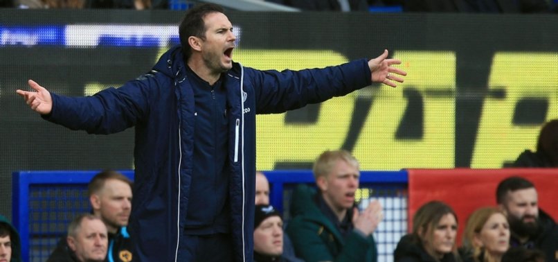 LAMPARD URGES EVERTON TO STICK TOGETHER AS RELEGATION FEARS MOUNT