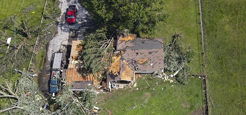 TORNADOES SWEEP CENTRAL US, KILL AT LEAST 18
